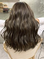 ロイジー(roijir)&nbsp;【roijir 表参道】ハイライトカラー☆アッシュグレージュ