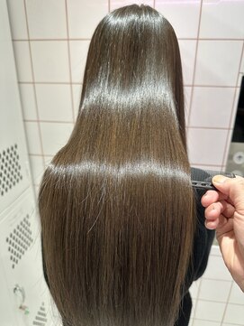 ロンドルーチェ 心斎橋(Lond luce) ダークアッシュ/ミディアムレイヤーカット［髪質改善/縮毛矯正］