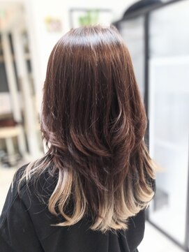 ヘアースタジオ ジェイワン(hair studio J ONE) 30代40代50代ホワイトベージュ　インナーカラー　レイヤーロング