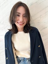 ソワリー 栄(THOiRY)&nbsp;● THOiRY女性らしい柔らかヘア似合わせ小顔ゆる巻きロング