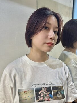 メイカ(MEIKA) ”コンパクトボブ×レッドブラウンカラー”