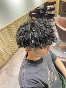 クオル 立川(QOL) ハイライト ツイスパ メッシュキャップ ツイストパーマ 骨格矯正