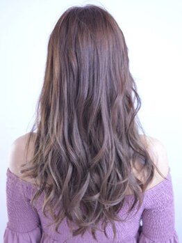 トゥーフォーワンヘアー(241Hair)の写真/気になる白髪もしっかりカバーしながら、艶のある上品な大人女性カラーに♪【白髪染め/石川町】