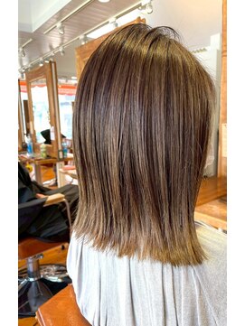 DAMANI 表参道 髪質改善/ヘッドスパ/ハイライト/白髪染め/白髪ぼかし/縮毛矯正 似合わせカット/ミディアムレイヤーカット[表参道駅]