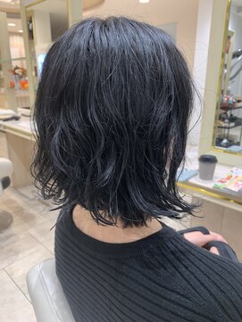 アッシュ 千歳烏山店(Ash) 20代30代大人女性ウルフパーマくるくるパーマブルーブラック
