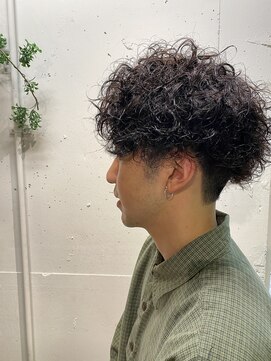 エル(EL by green) 《tomi》スパイラルパーマ×マッシュスタイル