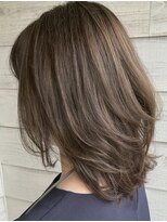 ロカ(roka)&nbsp;白髪もカバー　グレージュ＋細めハイライト