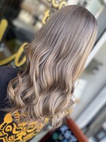 ラビス クローバー(Lovis clover) ホワイトミルクティー ココアベージュ ボブウルフ