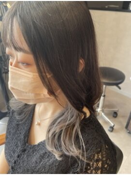 アチーブリス(achieve Liss) 黒髪暗髪+ホワイトイヤリングカラー ストレートウェーブロング