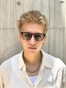 アーリー(Ali'i) 刈り上げツーブロックハイトーンスパイキーショートアップバング