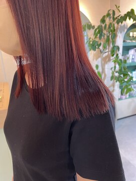 ユヌ(Une) レッドブラウン　レッドカラー　ブリーチなし　中町綾