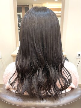 アルターリール(aL ter Rire) 黒髪/グレーベージュ/レイヤーロング/前髪パーマ /中村郁未