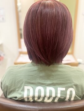 フリージア(freesia) 30代40代50代/艶髪ボブ/カシスカラー