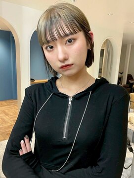 ロマリア(Lomalia) ショートボブ[表参道/原宿/ダブルカラー/ケアブリーチ/縮毛矯正]