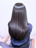 ヘアメイクアン(Hair Make Une)&nbsp;艶感たっぷり♪ダークチョコレートカラーでかわいいストレート◎