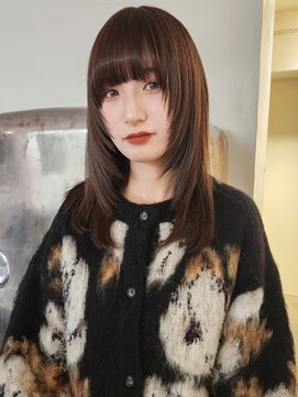 マカロニコースト(macaroni coast) 高めのレイヤーとワイドバング ラウンドバング