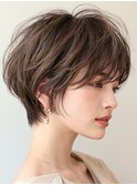 40代 白髪を活かす大人のショート