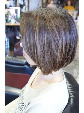 オーバーキャプテンネイキッド(OVER CAPTAIN NAKED) 外国人風ハリウッドボブ