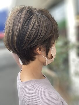 ヘアーエポック(hair epoque) 20代30代大人可愛いアッシュベージュくびれボブ耳掛け透明感