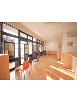 高品質のカラー剤で低価格を実現!!平日クーポン期間限定配信!プラスワンの超お得な「今だけ」をプレゼント!