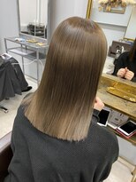 オズ 郡山桑野店(OZ)&nbsp;ミニウルフチェリーブラウンホワイトグレージュフェザーパーマ