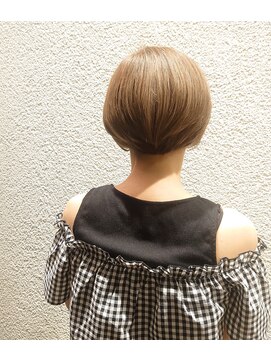 エルサフィロ ヨドヤバシ(el zafiro yodoyabashi) 【el zafiro yodoyabashi】スマートシック　ショートボブ2