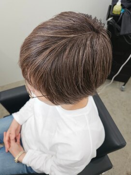 ハクア(HAKUA) #脱白髪カラー#白髪ぼかし#脱白髪ハイライト#ショート