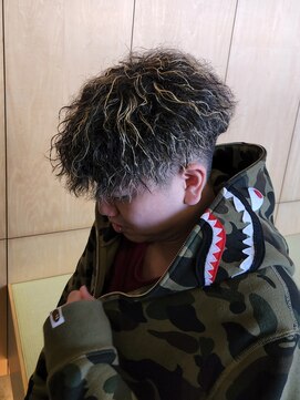 ニアウ 伊勢崎連取店(Niau) 刈り上げショートマッシュツイストスパイラルパーマメッシュ