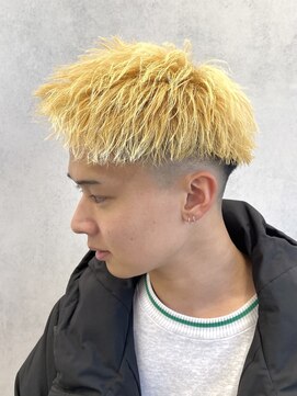 ルースト 西院店(ROOST) イエローゴールド/ジェットモヒカン/フェード