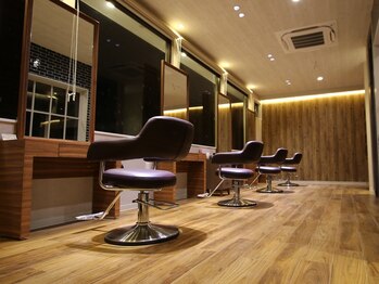 アムール(amour)の写真/特別な空間で心も髪もリフレッシュ！経験豊富なスタイリストがあなたをお待ちしています♪