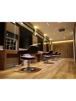 特別な空間で心も髪もリフレッシュ！経験豊富なスタイリストがあなたをお待ちしています♪