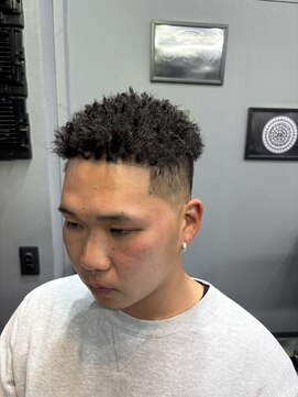 中目黒/スパイキーアフロ/針金パーマ/スキンフェード