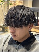 ツイストスパイラルパーマ縦落ちパーマラウンドマッシュ刈り上げ