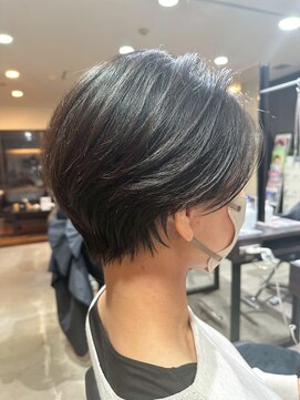 ヴィスト バイ レボ(VIST by REVO) 着物ヘア/ダークアッシュ/ミディアムレイヤーカット/新松戸