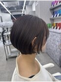 首元きれいな大人女性ショートボブ