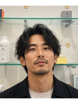 ビーシャイン(B-SHINE)の写真/カットはもちろん、自分では難しいひげ・眉のお手入れはプロにお任せ！身だしなみを整えて好感度UP◎