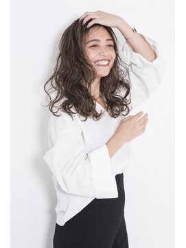 カリン(carin) 外国人風ボブ ハイライトグラデーション グレージュ