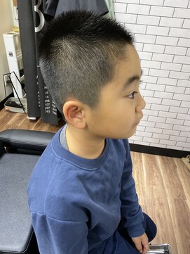キッズカット刈り上げソフトモヒカン L バーバーアール Barber R のヘアカタログ ホットペッパービューティー