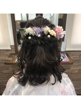 アモンド(Amonde) ゆる巻きハーフアップ