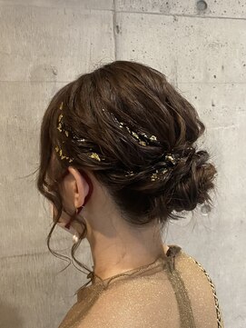 エイミー 伏見店(aemii) 金箔を使ったシニヨンスタイル