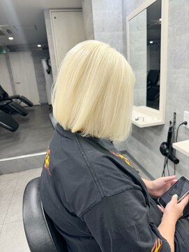 テイス 新宿(TACE) 抜きっぱなしカラー[ネビージュ/黒髪/小顔/新宿]