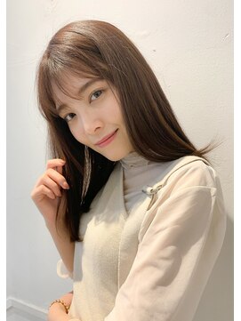 シオミエイチタルミ(shiomi H TARUMI) ナチュラルセミロング×明るめシアーグレージュ/こなれヘア