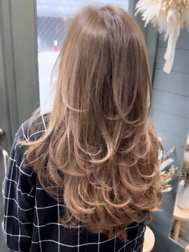 マーシュ(marshu) バタフライレイヤー/ハイトーンベージュ