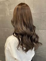 カミソメヤイロドリ(髪染やIRO-D-ORI)&nbsp;オリーブグレージュ 艶髪 20代30代 巻き髪ロング 透明感カラー