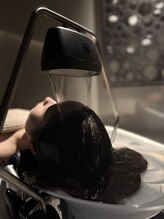 新感覚ヘッドスパ 【頭浸浴】　フェイスラインからかけ流し、漬け込む、頭の温泉で温まる至福の時間