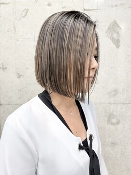 白髪ぼかしボブ