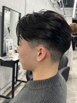 ピア ヤクイン(Pia Yakuin)&nbsp;ニュアンスパーマ/テーパーフェード/センターパート