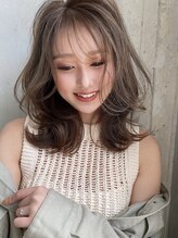 外国人風カラー、透明感カラー、派手カラーが得意なスタイリストが在籍☆