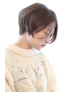 レウナ 外苑前(Reuna) 30代40代に人気シルエットが綺麗ニュアンスショート