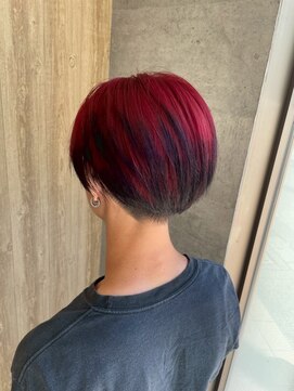 レイビューティー 浜町中央橋店(RAY+beauty) レッド×ブラック